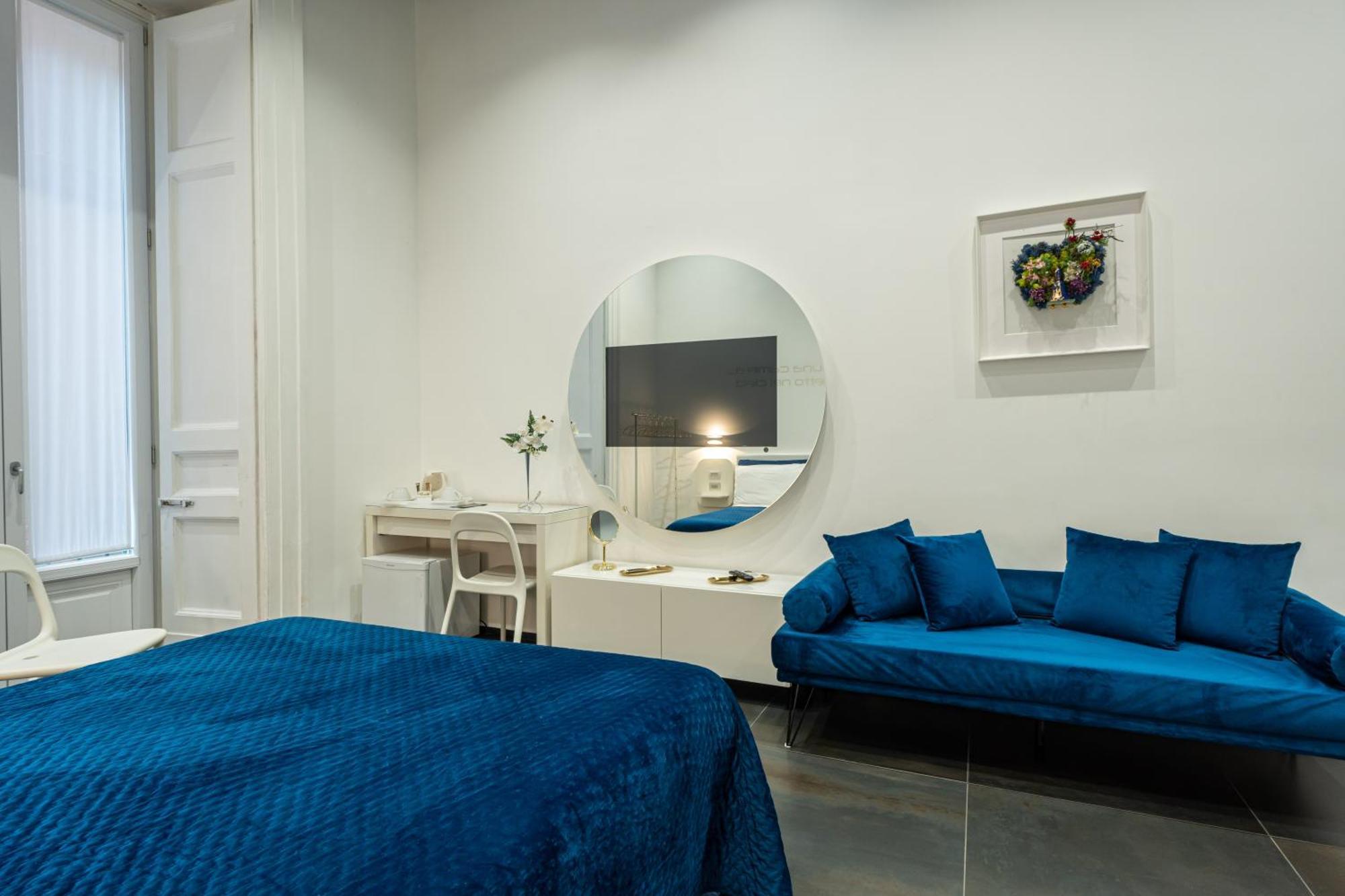 Skyhouse Chiatamone Bed & Breakfast Naples Exterior photo