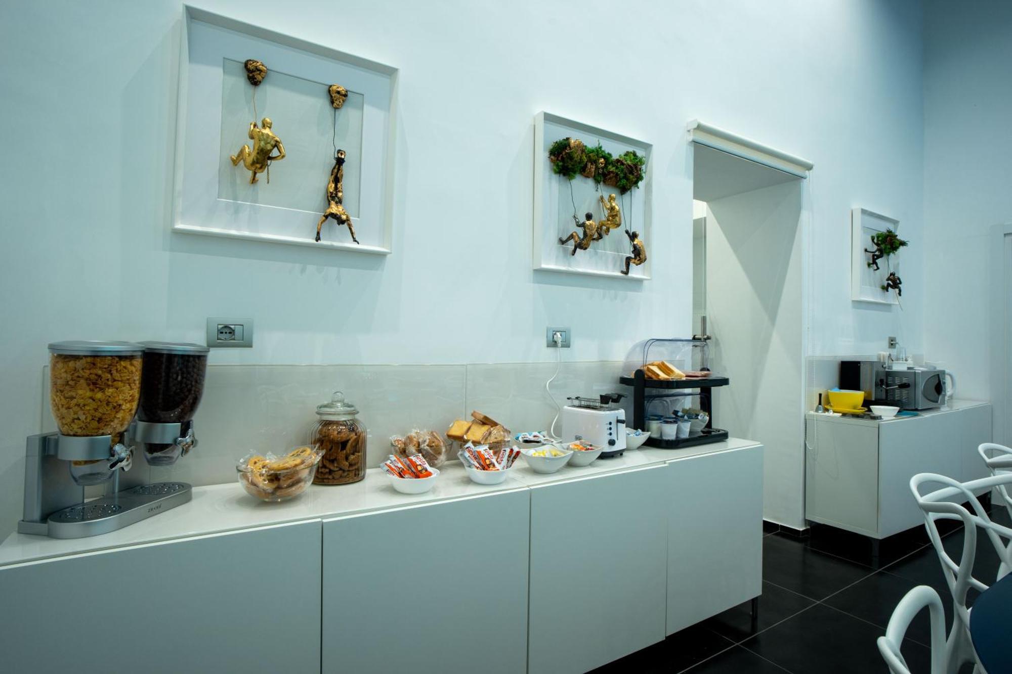 Skyhouse Chiatamone Bed & Breakfast Naples Exterior photo